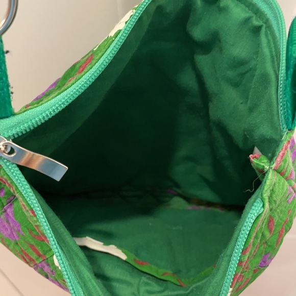 ✨5 for $25✨ ByTavi green crossbody purse. - Picture 3 of 3